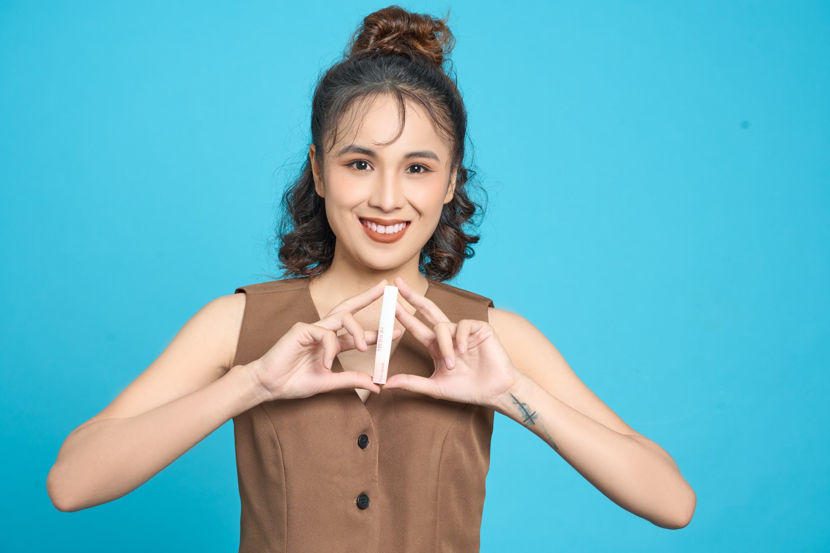 Thương hiệu Mirror